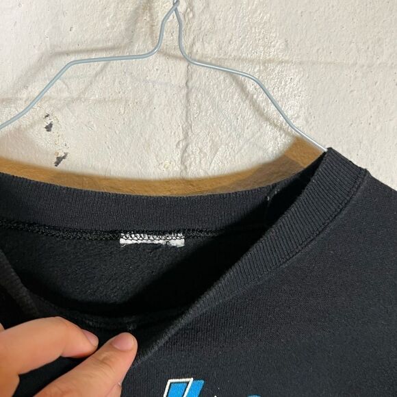 Vintage Christmas Looney Tunes Sweatshirt - Picture 5 of 8